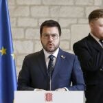  El presidente de la Generalitat, Pere Aragonès, ha recibido este miércoles en el Palau de la Generalitat al ucraniano Yaroslav Bozhko (d), portavoz del Movimiento de resistencia Civil del Lazo Amarillo, galardonado con el Premio Sajarov 2022. 