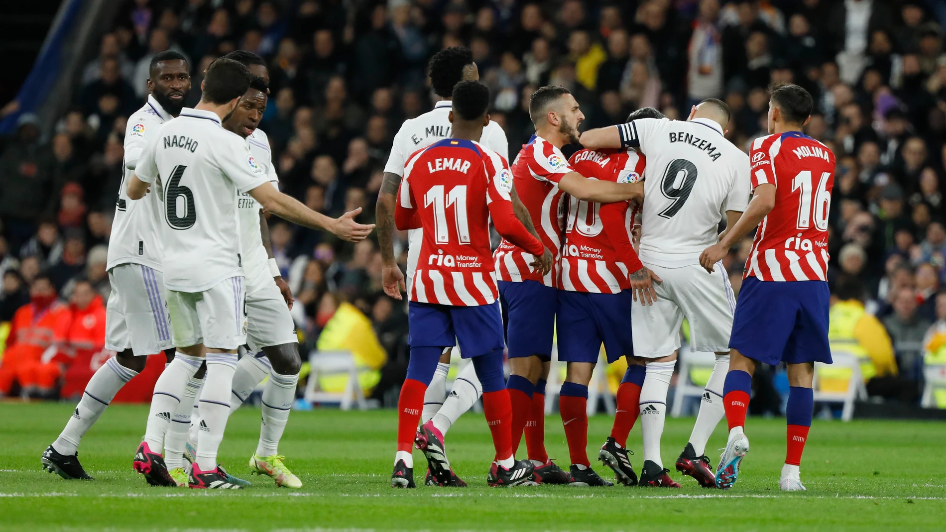 Partido de Liga entre el Real Madrid y el Atletico de Madrid.