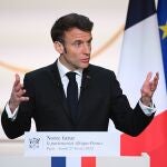 Paris (France), 27/02/2023.- French President Emmanuel Macron gestures as he gives a speech to outline France's revamped strategy for Africa ahead of his visit in Central Africa, at the Elysee Palace in Paris, France, 27 February 2023. Macron's speech comes two days ahead of a four-nation tour of central African countries, as Paris seeks to counter growing Chinese and Russian influence in the region. Macron is to visit Gabon for an environmental summit, followed by Angola, then the Republic of Congo, or Congo-Brazzaville, and finally the neighbouring Democratic Republic of Congo. 