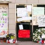 Emocionantes despedidas a la gemela fallecida 