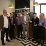 Francisco José Requejo junto con productores de los vinos de la Sierra de la Culebra y