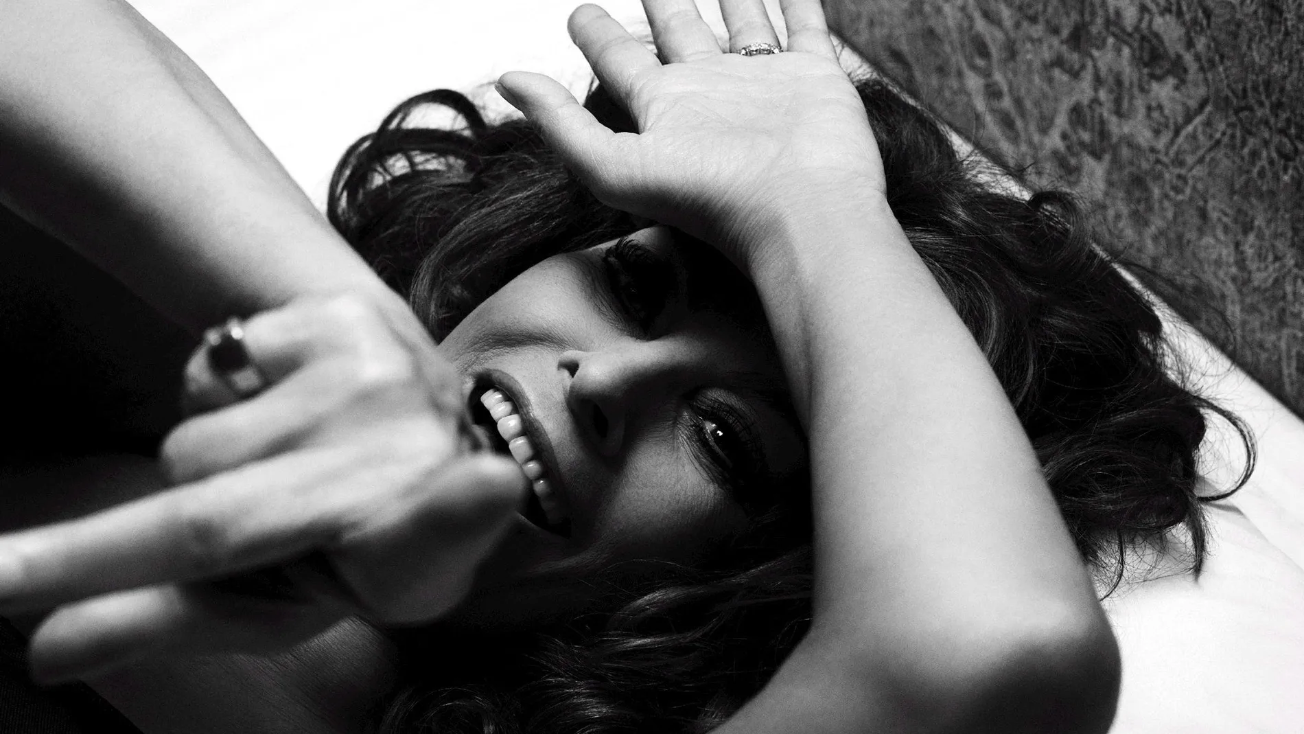 Foto facilitada de la actriz italiana Sofía Loren, posando para una página del calendario Pirelli 2007