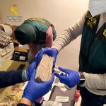 La Guardia Civil ha incautado 1,2 millones de euros en efectivo y objetos de valor