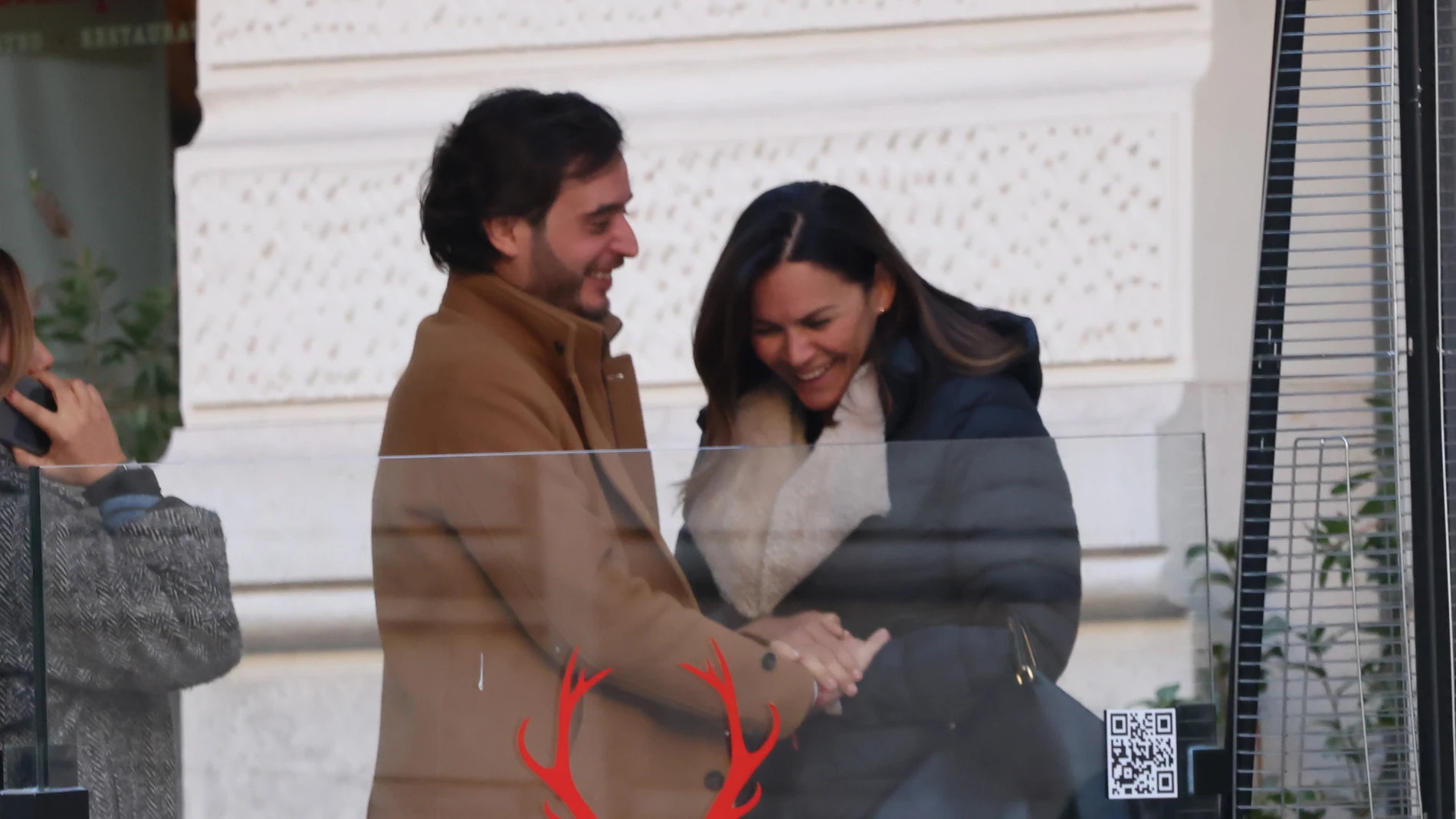 Fabiola Martínez y un amigo