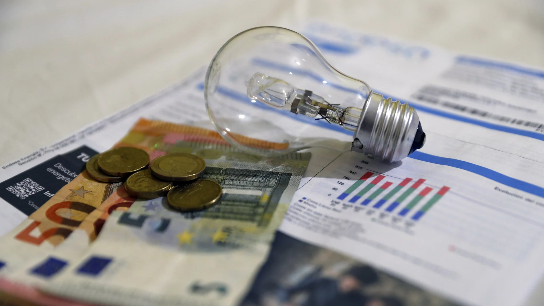La tasa de inflación anual ha subido dos décimas en febrero, hasta el 6,1 %, debido al alza de la electricidad y los alimentos, según el dato adelantado del índice de precios de consumo (IPC).