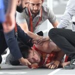 Quique Llopis, instantes después de su caída en la final de los 60 vallas