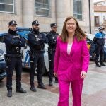 Virginia Barcones, delegada del Gobierno, antes de la entrega de las Medallas al Mérito, en Soria