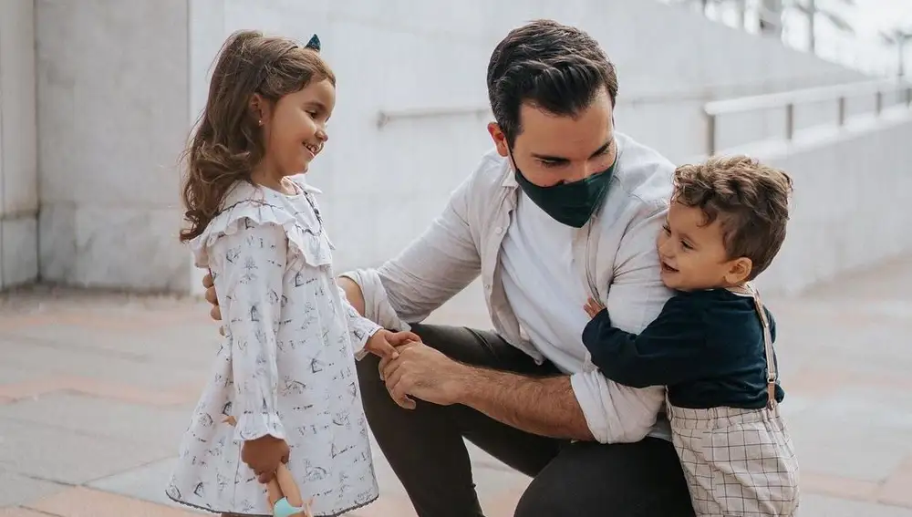 12 fotos de padres famosos con sus hijos que son pura ternura para celebrar el Día del Padre