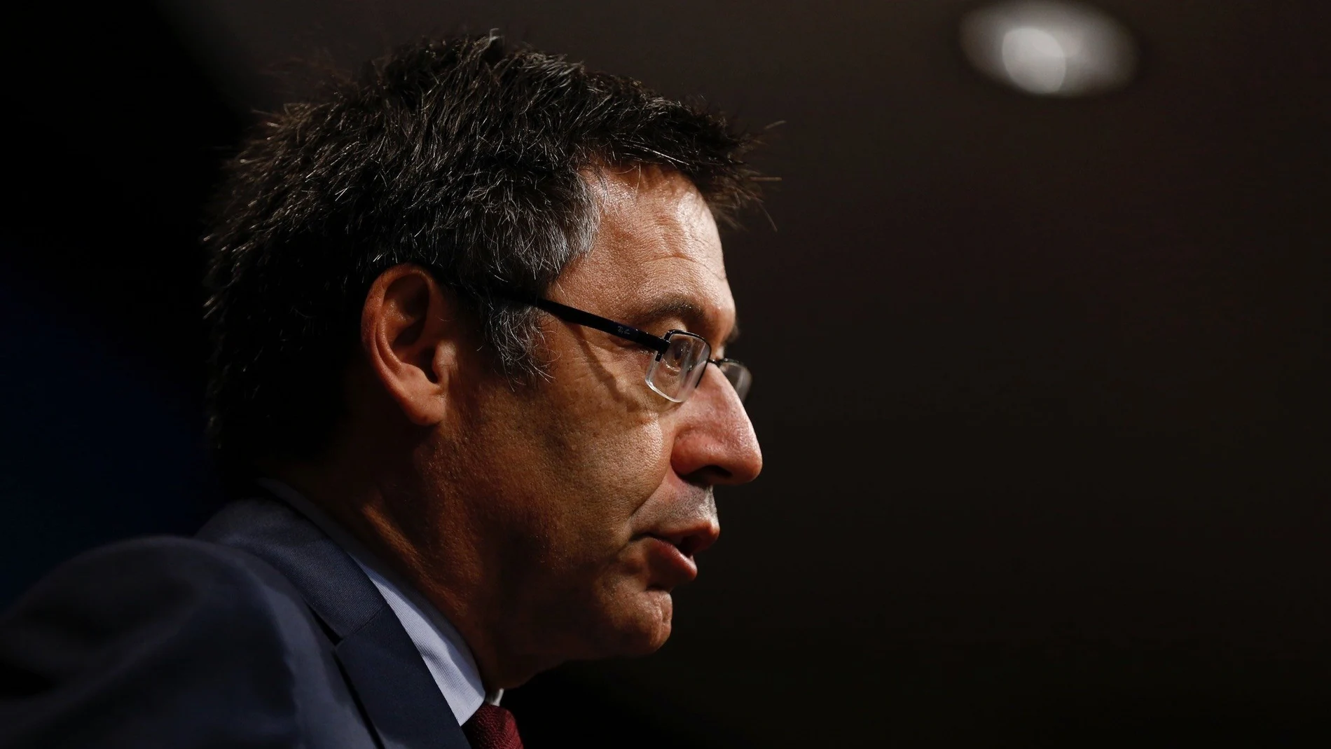 El presidente del Fc Barcelona Josep Maria Bartomeu, durante una rueda de prensa tras la reunión extraordinaria de la Junta Directiva del FC Barcelona.