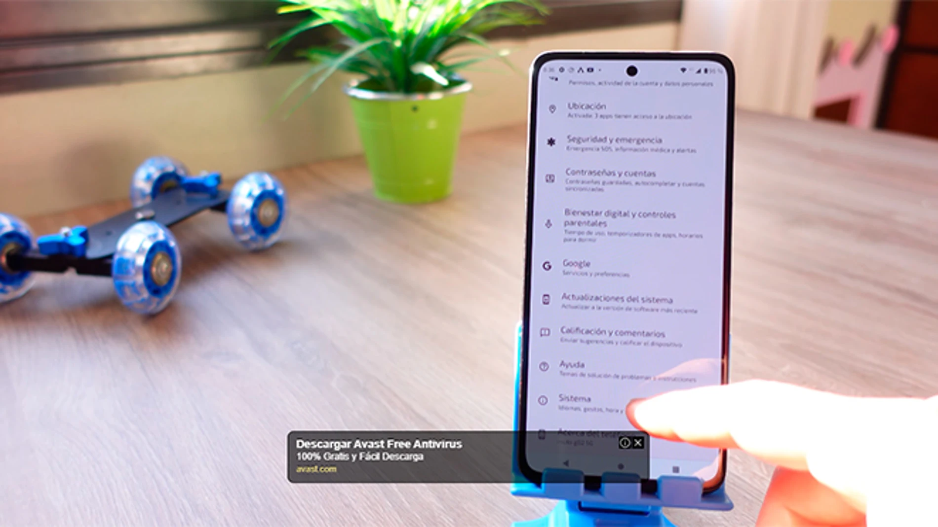 YouTube elimina de la plataforma su formato de anuncios más invasivo.