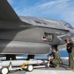Un F-35 en portaaviones de EEUU