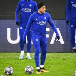FOOTBALL - BAYERN MUNICH v PARIS SG - TRAINING AND PRESS CONFERENCE