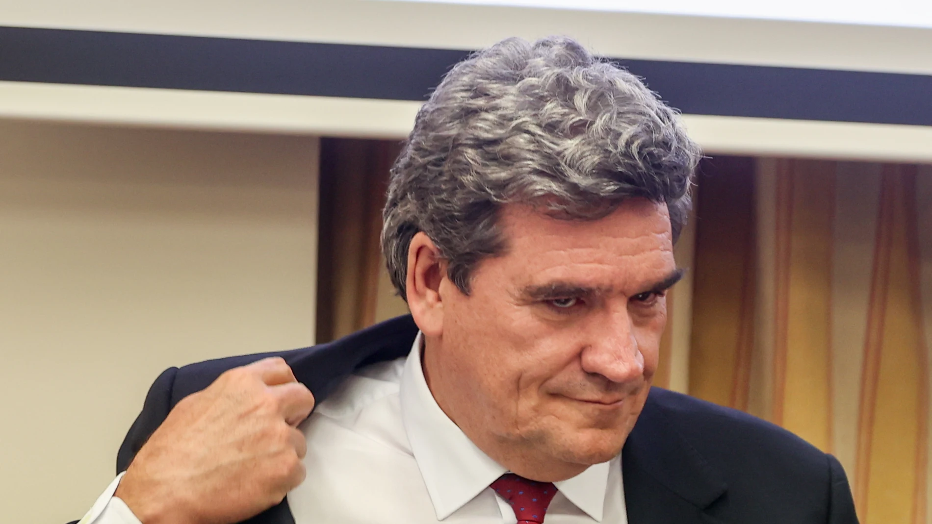 El ministro de Inclusión, Seguridad Social y Migraciones, José Luis Escrivá, comparece en la Comisión del Pacto de Toledo en el Congreso de los Diputados, a 15 de marzo de 2023, en Madrid (España). Durante la comisión, Escrivá ha explicado a los diferentes grupos parlamentarios la reforma de pensiones, que ya ha sido acordada entre PSOE y Unidas Podemos y ha obtenido el visto bueno de la Comisión Europea.Durante esta jornada, la Comisión del Pacto de Toledo también tiene previsto nombrar pres...