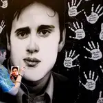 Un artista pinta el retrato del concejal del PP asesinado por ETA, Miguel Ángel Blanco, durante la segunda jornada del XII Congreso del Partido Popular en el País Vasco, en Bilbao (Vizcaya)