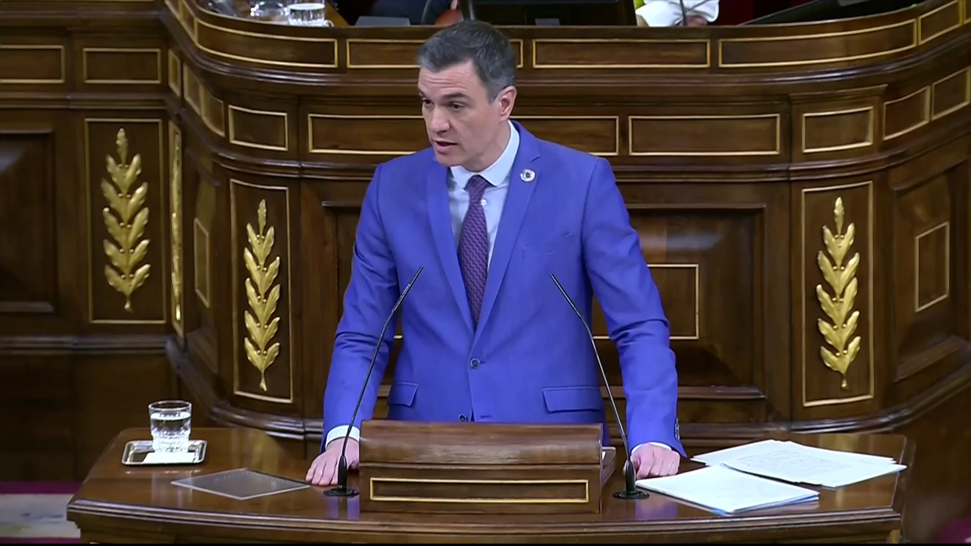Sánchez insta a Abascal a que pida perdón a las ministras que llamó locas