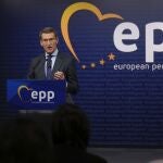 El presidente del PP. Alberto Núñez Feijóo, ayer, en Bruselas