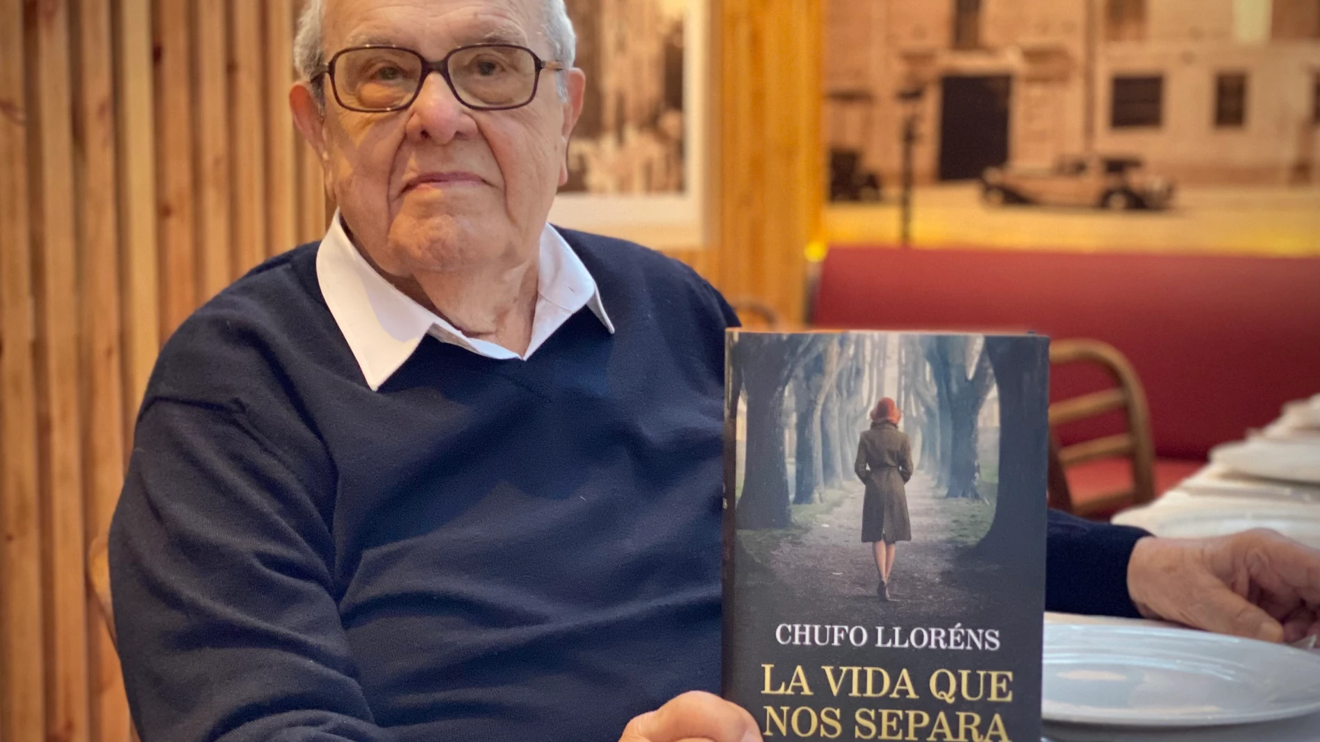 CATALUNYA.-Chufo Lloréns novela el fin del franquismo y el inicio de la "libertad" en 'La vida que nos separa'