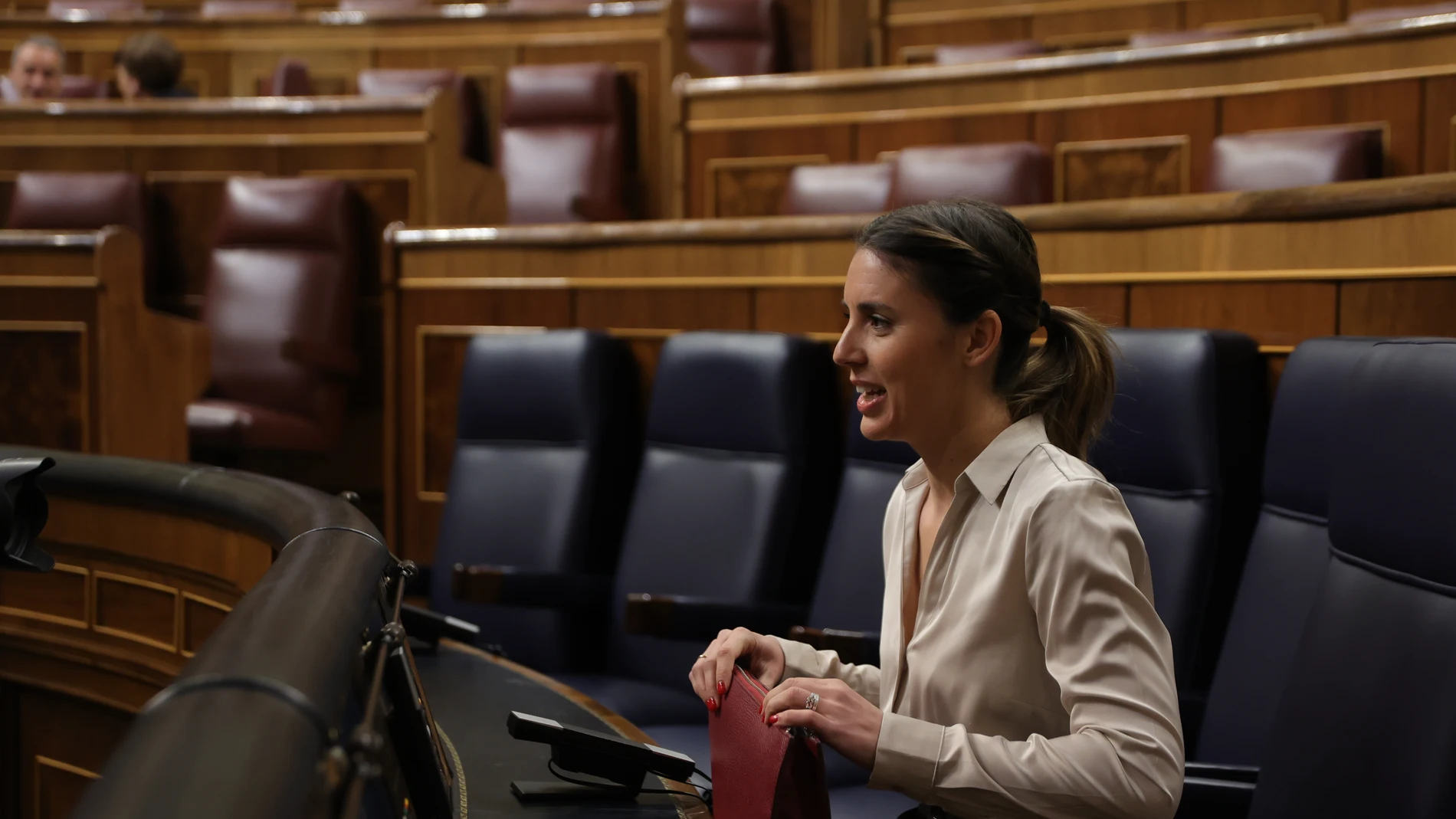 Irene Montero presiona a Díaz para que firme ya con Belarra un acuerdo para celebrar primarias abiertas