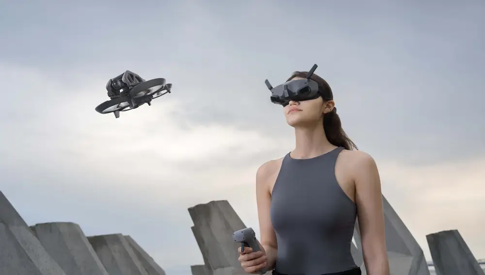 La combinación de mando gafas hacen que el dron siga nuestros movimientos