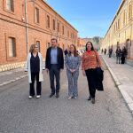 Miriam Chacón / ICAL . La subdelegada Alicia Villar; la delegada del Gobierno en Castilla y León, Virginia Barcones; la presidenta de la Confederación Hidrográfica del Duero, María Jesús Lafuente, y el alcalde de Valladolid, Óscar Puente, presentan el proyecto de recuperación y mejora de la calle Canal.