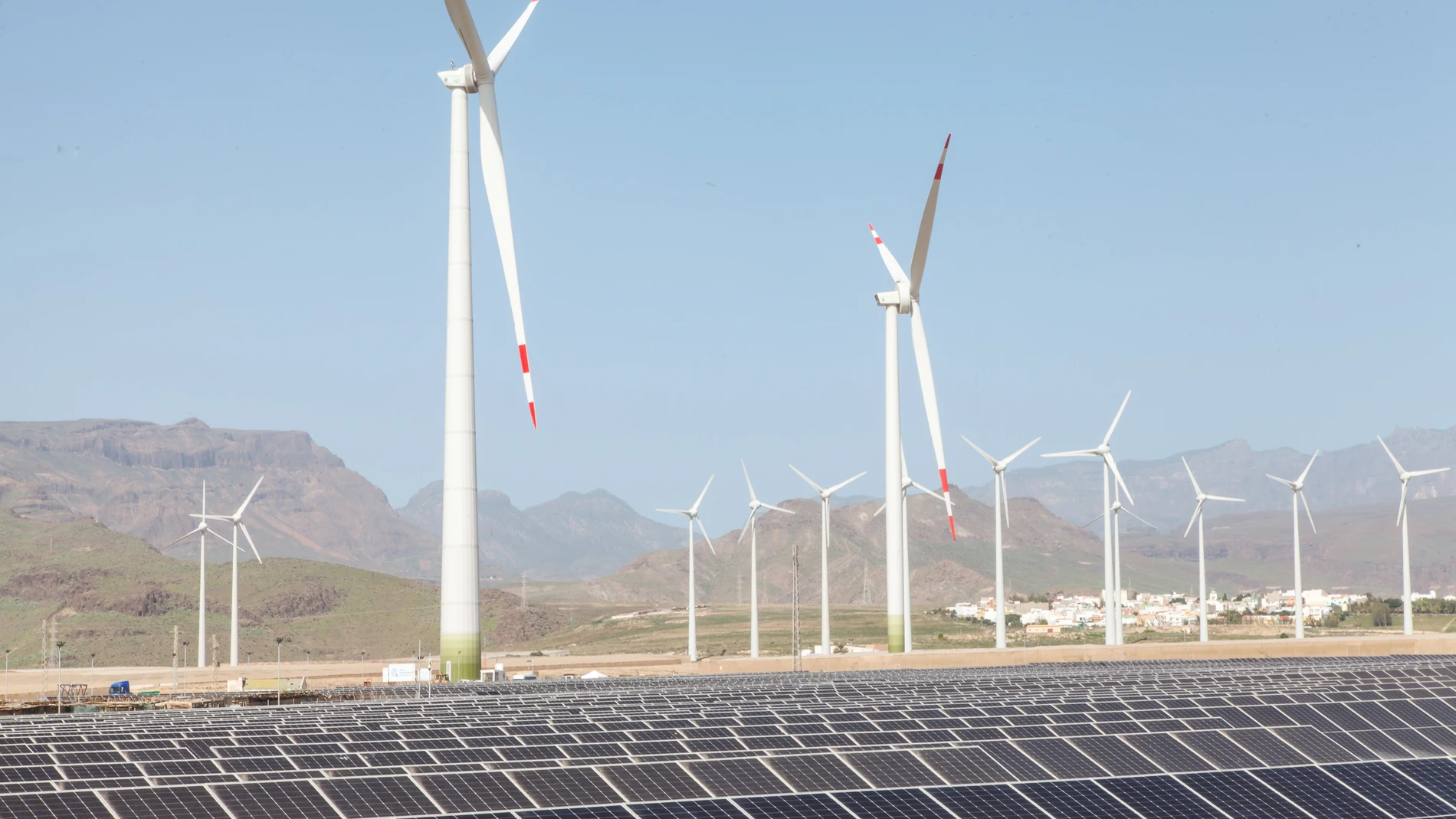 Economía/Energía.- La UE acuerda elevar al 42,5% el objetivo de consumo de renovables para 2030