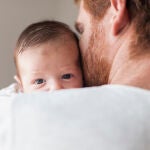 Cuando descubres que tu hijo nacido por in vitro no es biológico: cómo evitar errores en la reproducción asistida