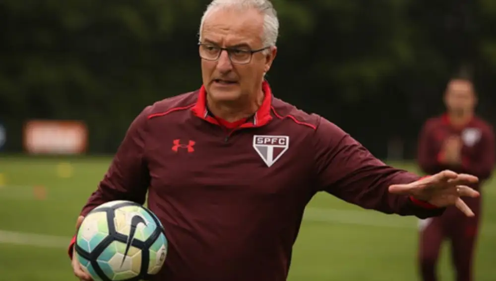 Dorival, durante un entrenamiento con el Sao Paulo