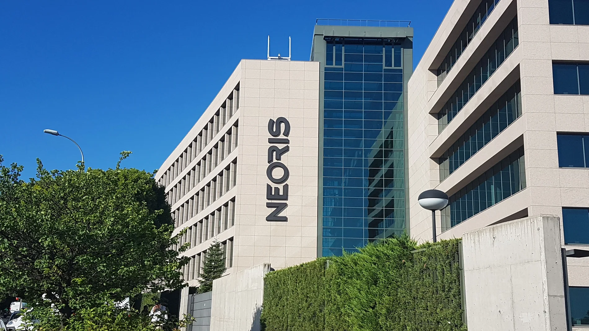 NEORIS amplía su presencia en España con la apertura de operaciones en Galicia