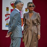 Yolanda Díaz y Fernando Grande Marlaska en el desfile de la Hispanidad