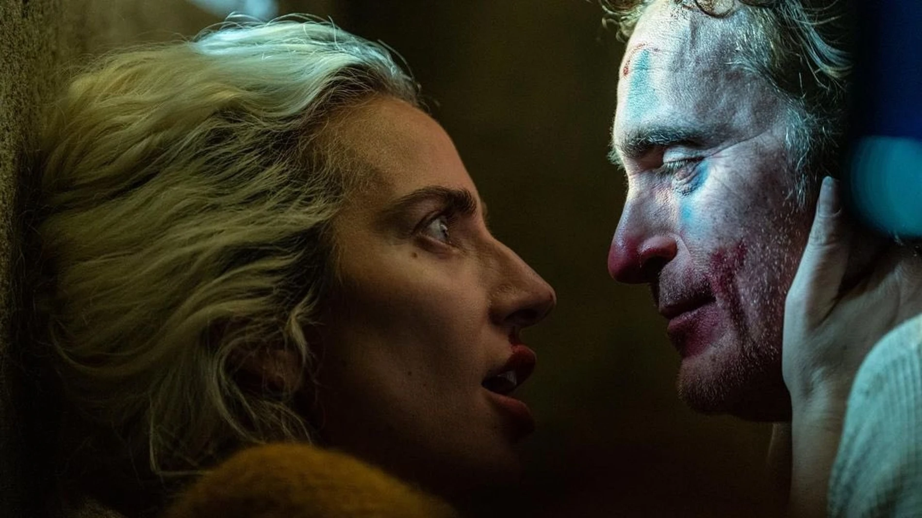 Lady Gaga y Joaquin Phoenix en una escena de la película Joker 2