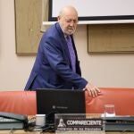 El presidente del Centro de Investigaciones Sociológicas (CIS), José Félix Tezanos, a su llegada a la Comisión de Presupuestos, en el Congreso de los Diputados.