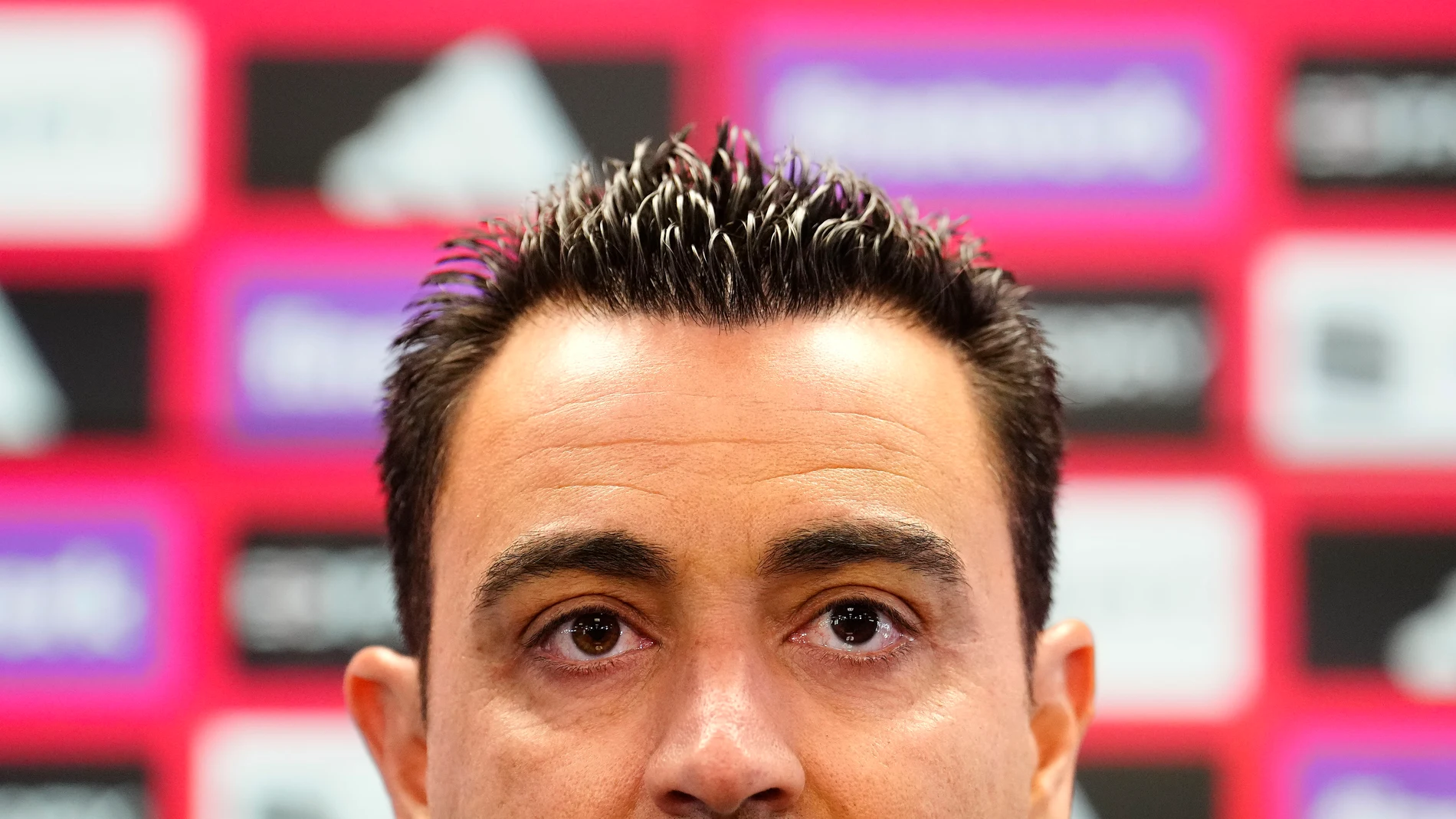 GRAFCAT8610. SANT JOAN DESPÍ (BARCELONA), 04/04/2023.- El entrenador del FC Barcelona, Xavi Hernández, durante la rueda de prensa posterior al entrenamiento del equipo azulgrana previo al partido de vuelta de semifinales de Copa del Rey que mañana disputarán contra el Real Madrid. EFE/Enric Fontcuberta.