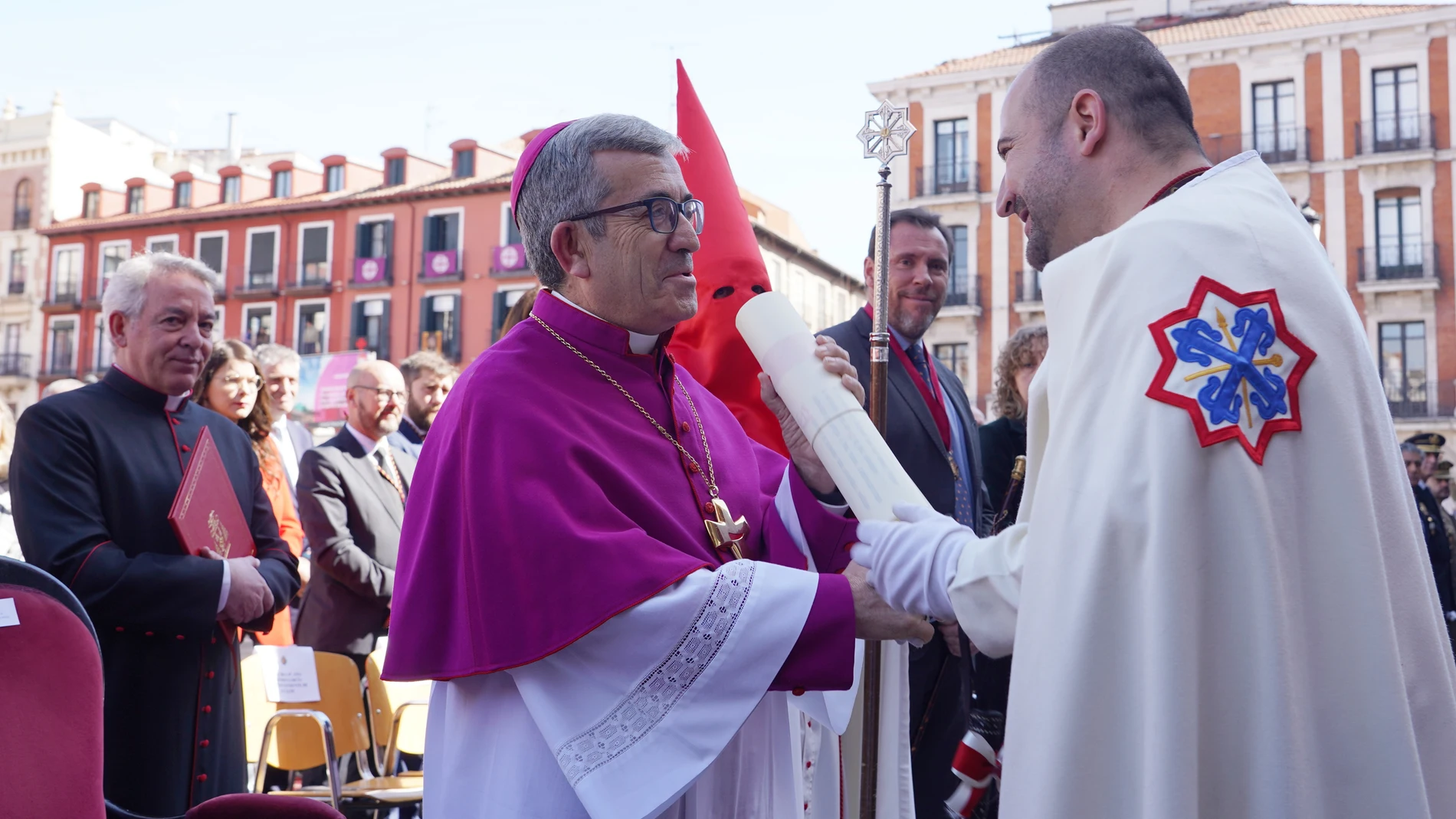El arzobispo de Valladolid, Luis Argüello, proclama el Sermón de la Siete Palabras