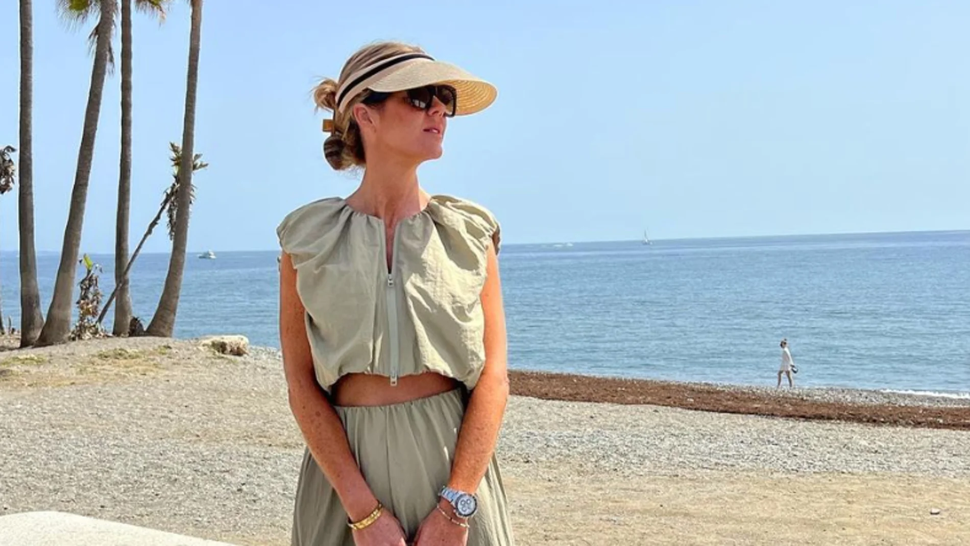Amelia Bono durante sus vacaciones de Semana Santa en Marbella con un conjunto de Zara.