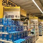 Interior de un supermercado Supeco