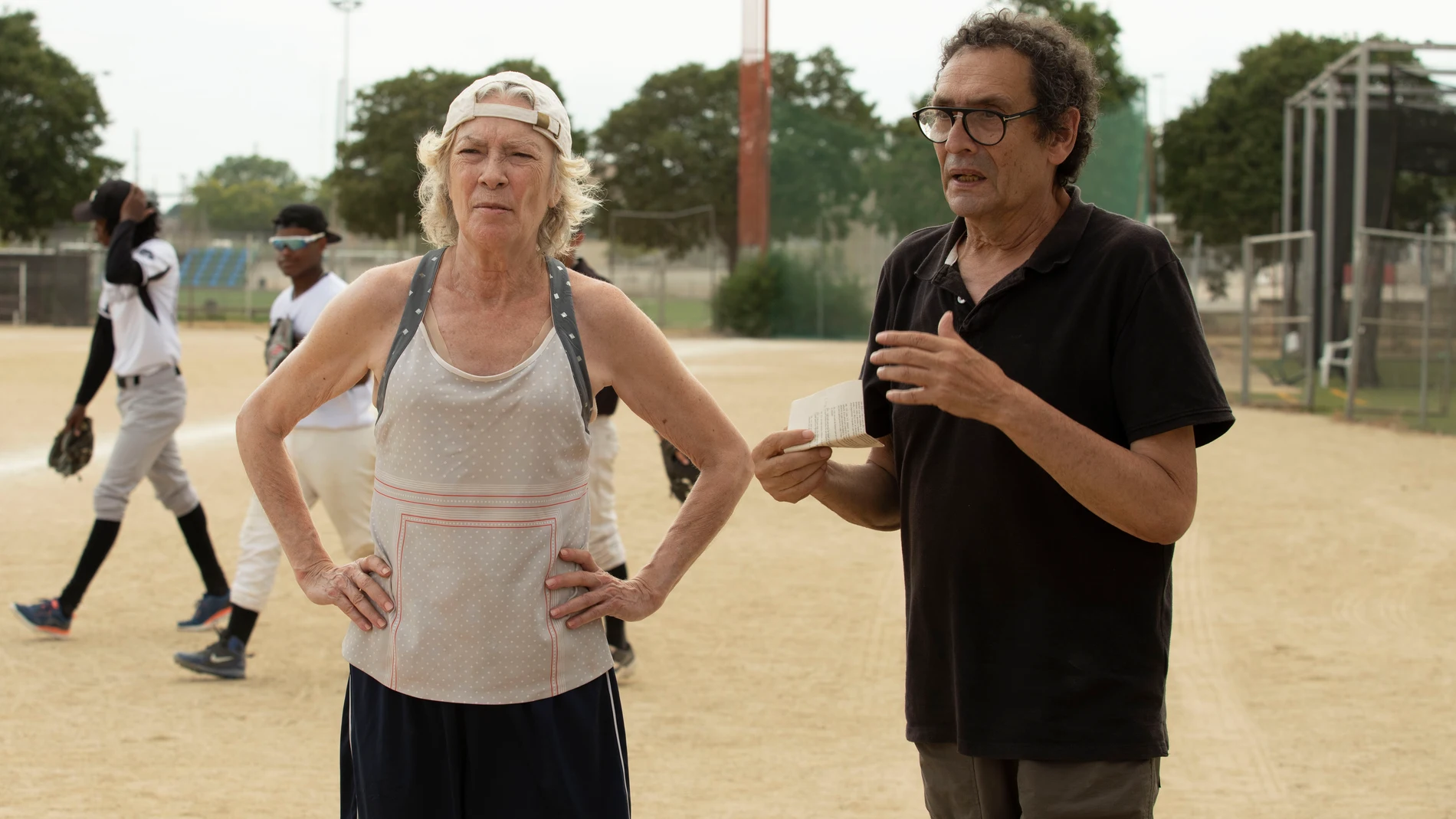 Susi Sánchez (izda.) y Agustí Villaronga durante el rodaje de "Loli Tormenta"
