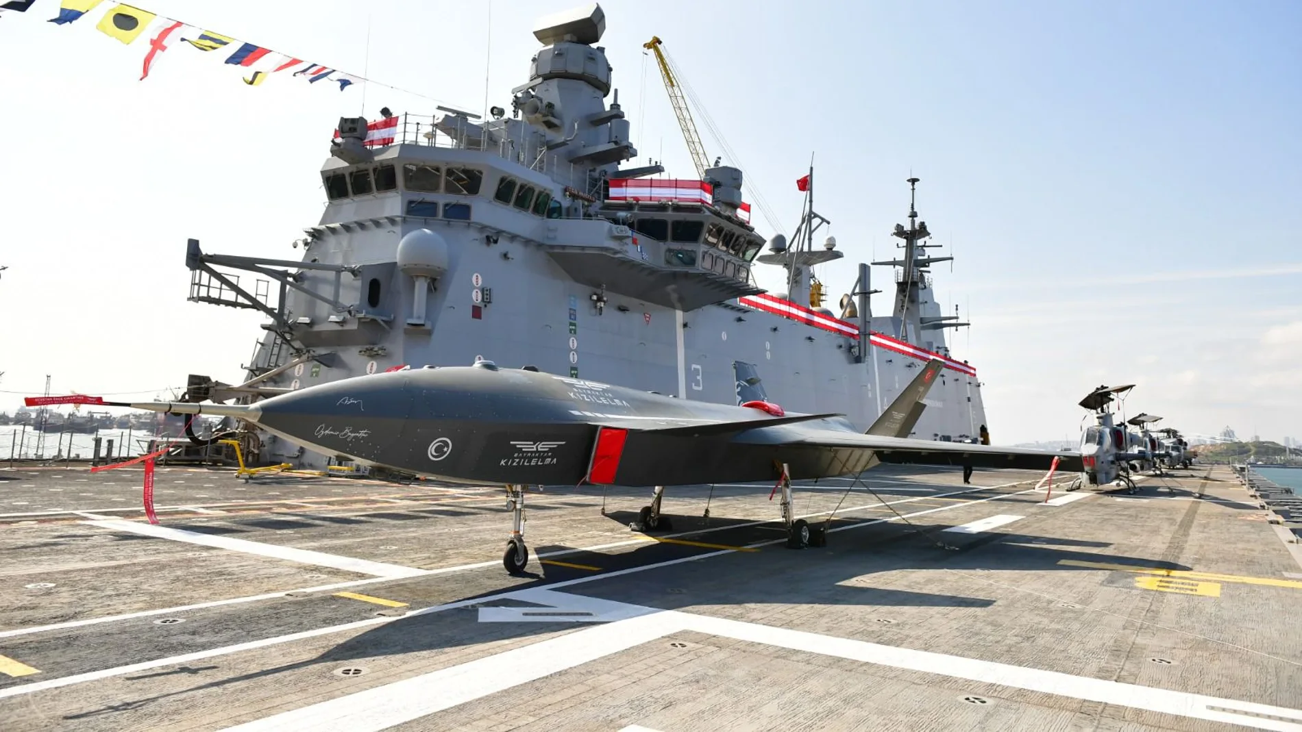 Imagen del TCG Anadolu, el portaaviones turco construido por Navantia a partir del LHD Juan Carlos I