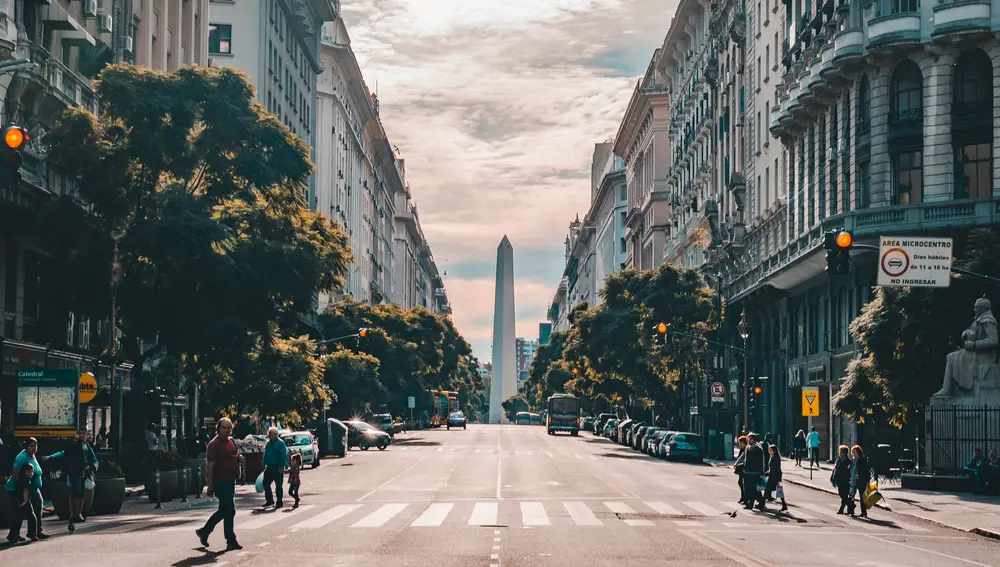 Si se le han despertado las ganas irrefrenables de conocer Buenos Aires en su otoño, agarre su maleta y adquiera un pasaje con LEVEL, realizan vuelos diarios directos desde Barcelona