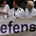 Concentración de médicos en defensa de la especialidad