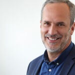 Santi Acosta presentador de 'Ana'