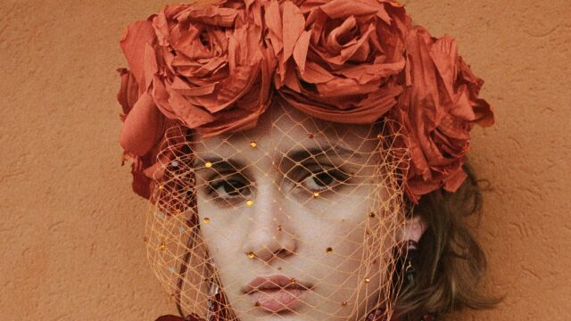 Todos los tocados más bonitos para tus looks de invitada están en tiendas ‘low cost