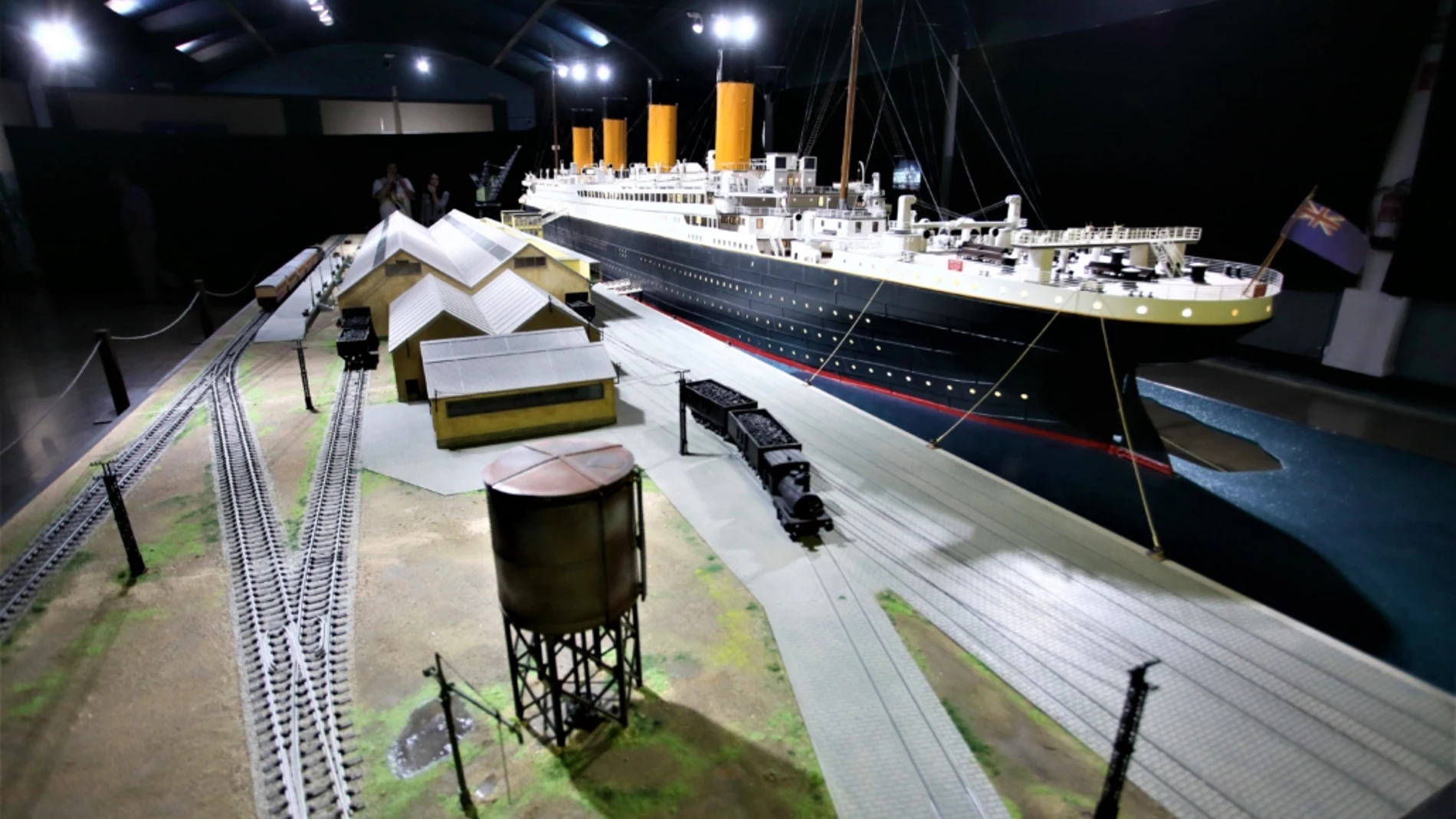 El Titanic atraca en Sevilla