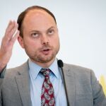 Rusia.- La Justicia rusa condena a 25 años al destacado opositor Vladimir Kara Murza, acusado de alta traición