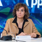 El PP planta a Albares en la reunión con eurodiputados españoles en Estrasburgo