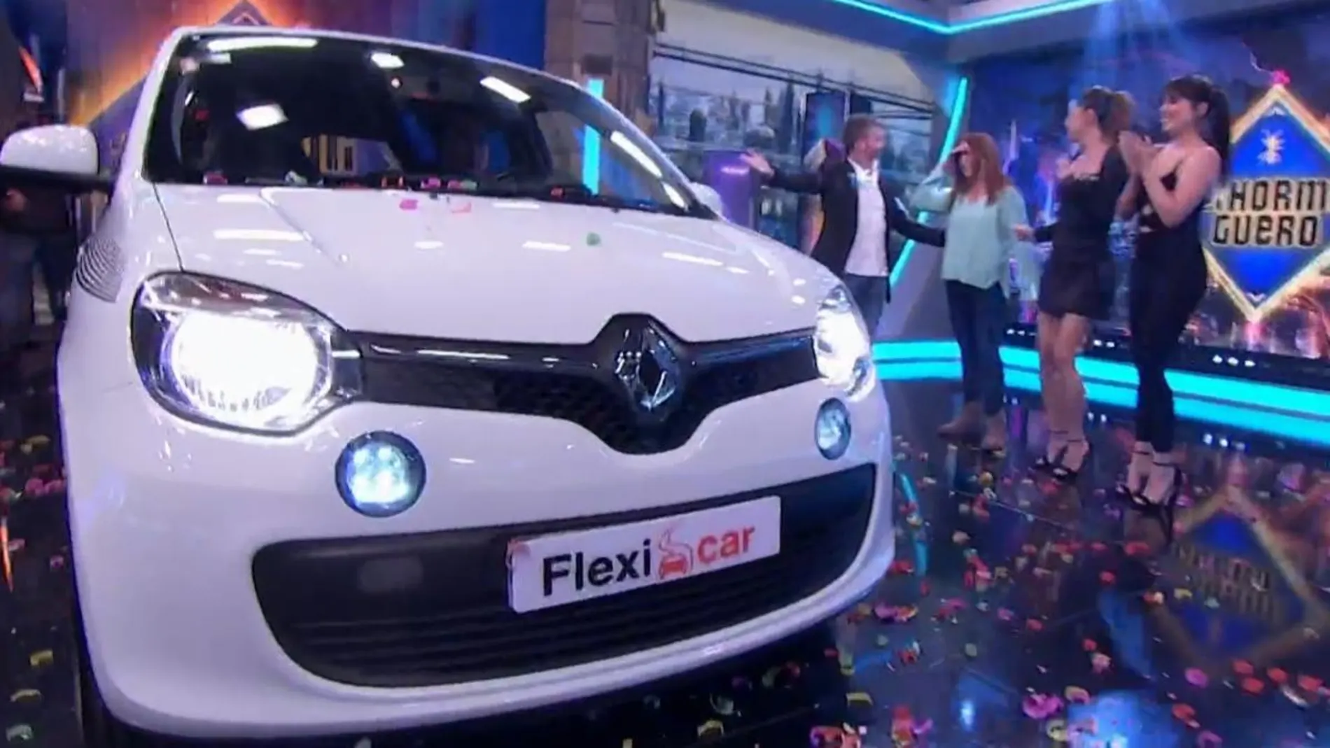 'El Hormiguero' regala un coche a una asistente del público