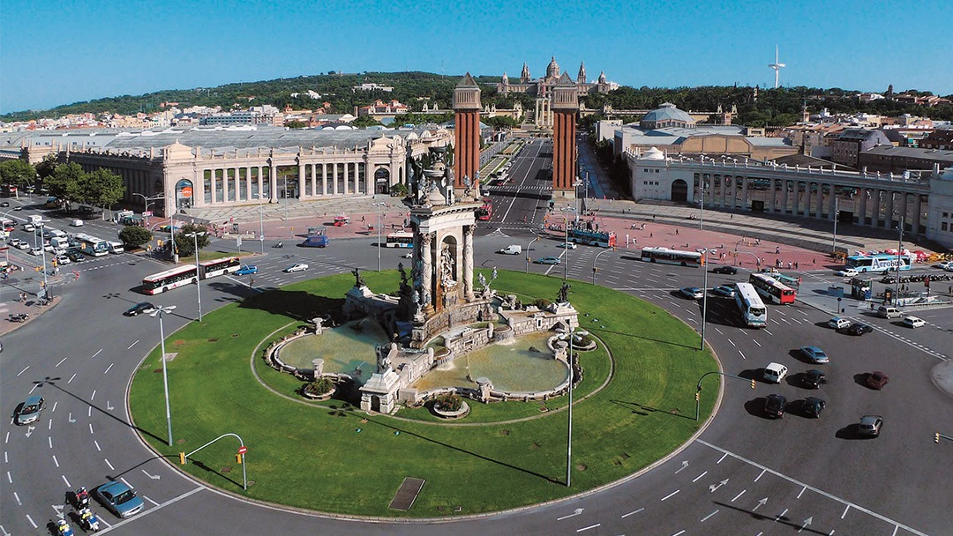 Las torres venecianas de plaza de Espanya en Barcelona