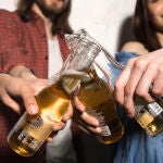Esta es la razón por la que a los humanos nos gusta el alcohol, según la ciencia