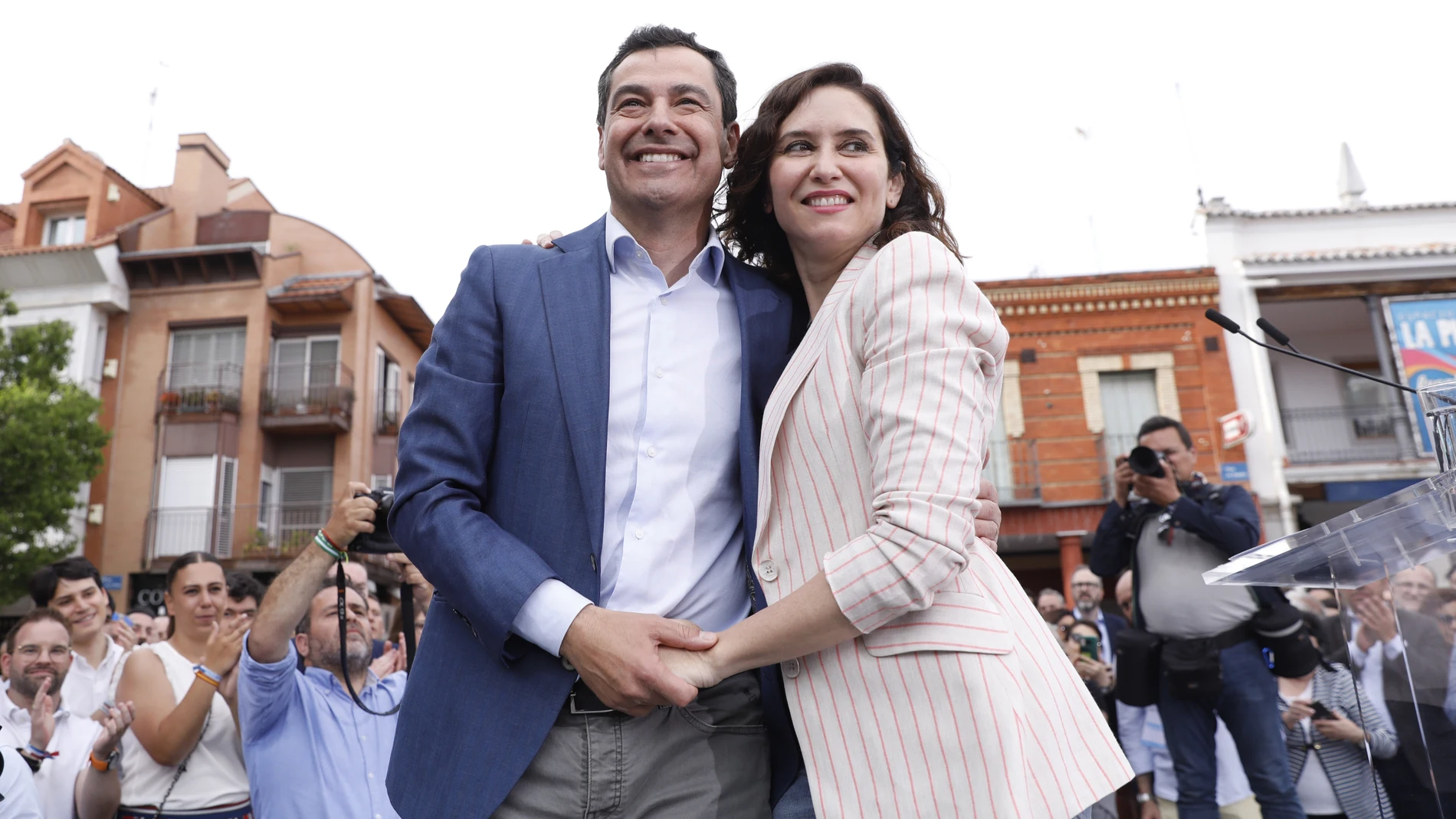 Mitin del PP en Fuenlabrada con Isabel Diaz Ayuso y Juanma Moreno Bonilla. © Jesús G. Feria.