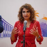María Jesús Montero no comparte con Belarra que el PSOE dañe la coalición por pactar con el PP la reforma del 'sí es sí'