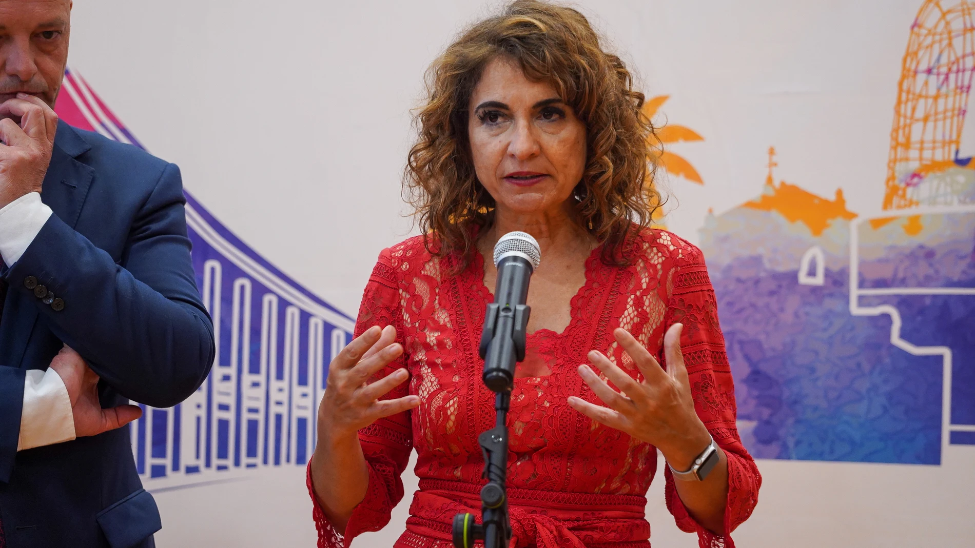 María Jesús Montero no comparte con Belarra que el PSOE dañe la coalición por pactar con el PP la reforma del 'sí es sí'